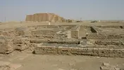 Ziggurat ve Ur kentinden kalıntılar