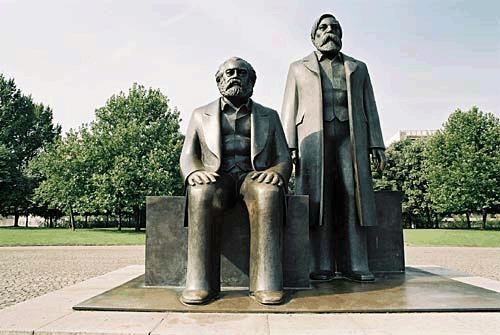 Marx-Engels-Forum01.jpg