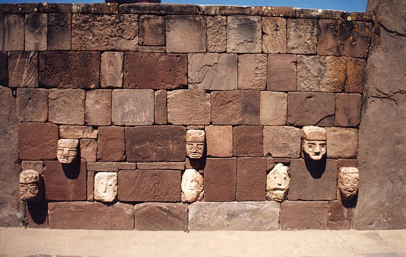 800px-Tiwanaku3.jpg