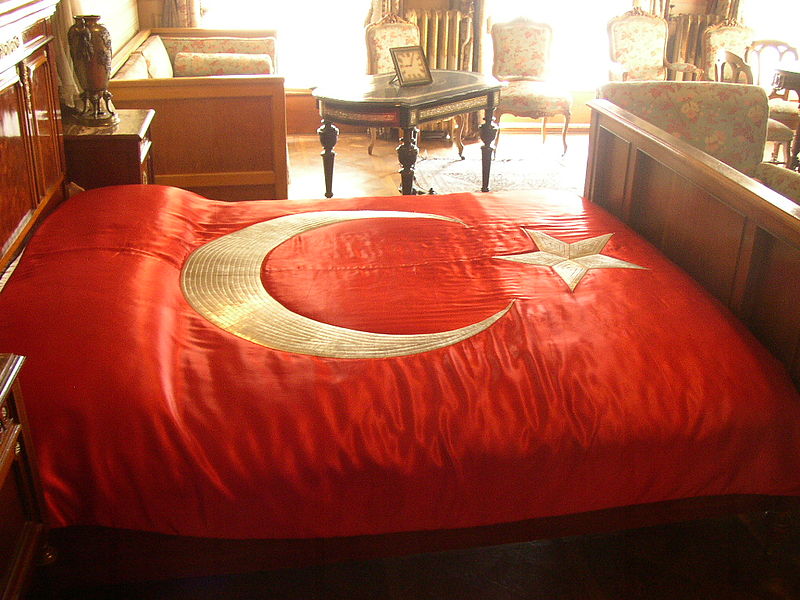 800px-Letto_Ataturk.JPG