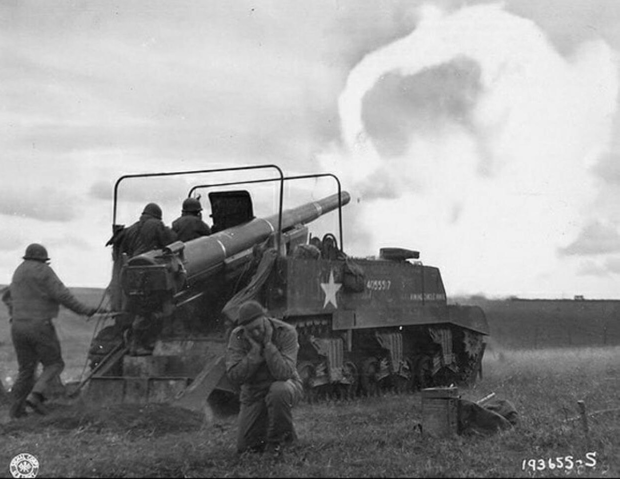 155mm-GMC-M12-France-1944.jpg