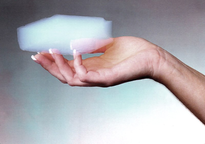 800px-Aerogel_hand.jpg